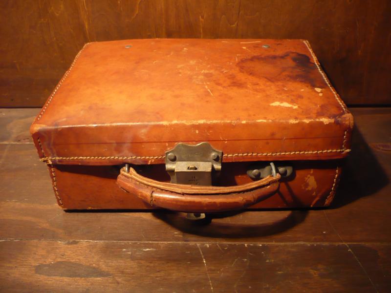 ビンテージ　スーツケース　アンティークバッグ　革バッグ　レトロ