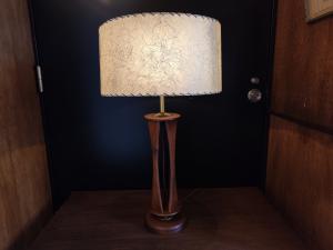 Mid-century Wood Table Lamp 1灯